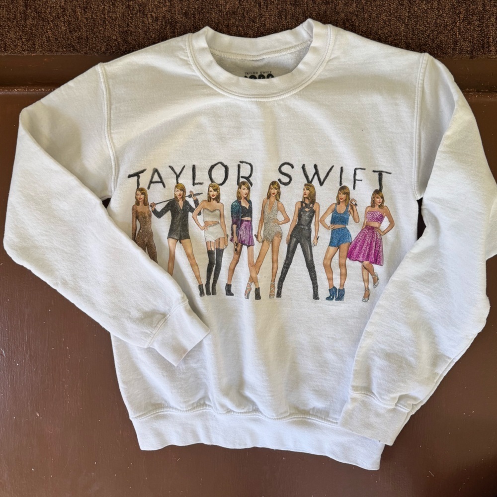 Taylor Swift 1989 Taylor’s Version ERAS Crewneck. XS